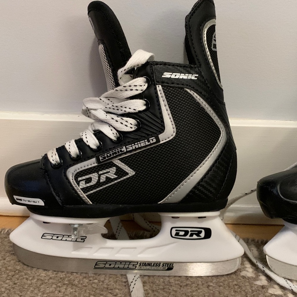DR Sonic Shield adjustable size hockey ice skates
